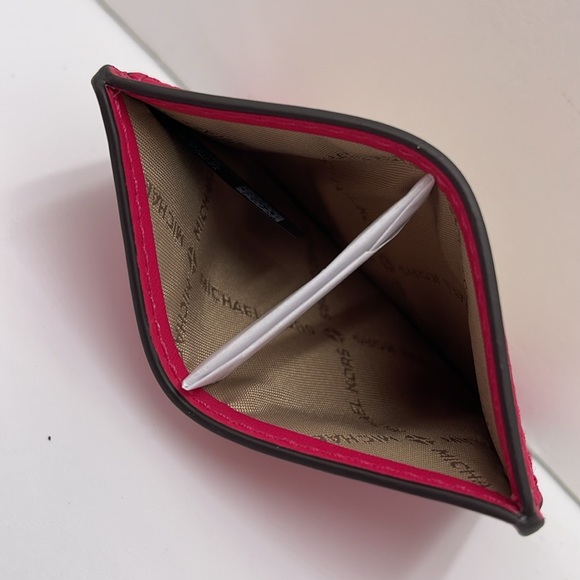 MICHAEL KORS
Large Pebbled Leather Card Holder Case
Electric Pink
NWT - Picture 12 of 16